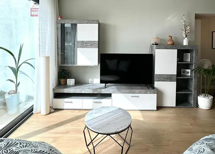 アパート & Pool Abades