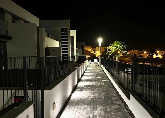 アパート & Pool *