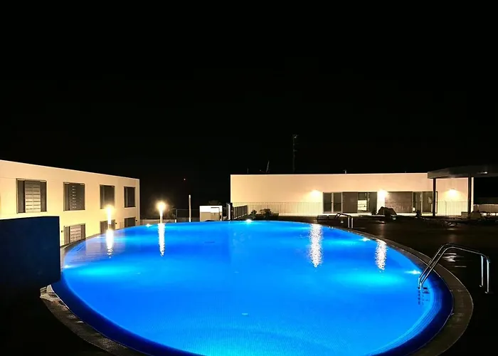 & Pool アパート Abades